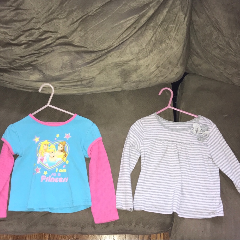 ❤️ 2 Shirts - Size 4T